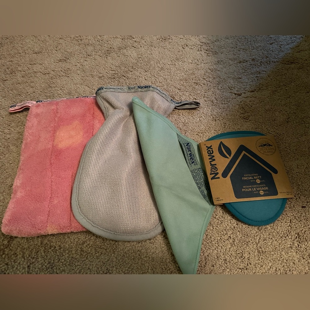 4 new Norwex Scrubbing cloths